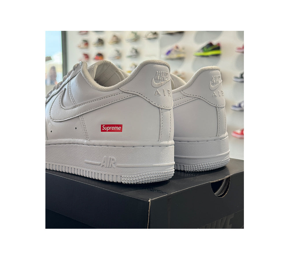 Nike Air Force 1 Low 43 - Supreme White (USADO)